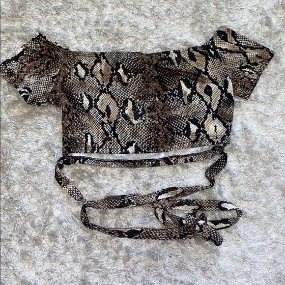 SNAKESKIN DESIGN CROP TOP!!!!!!!!!! - Picture 1 of 2